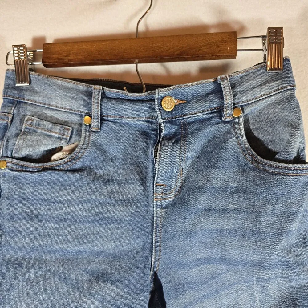 Extremely Me Kids Girls Denim Shorts Size 14  Gently Used
